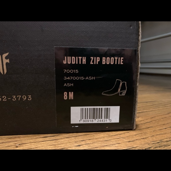 Frye Judith zip bootie size 8, suede - Picture 5 of 5